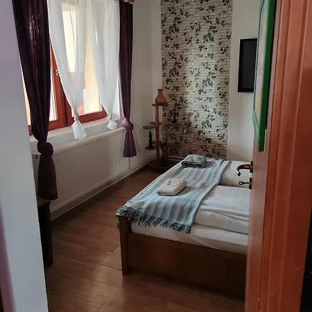 Guest Nora Hostel